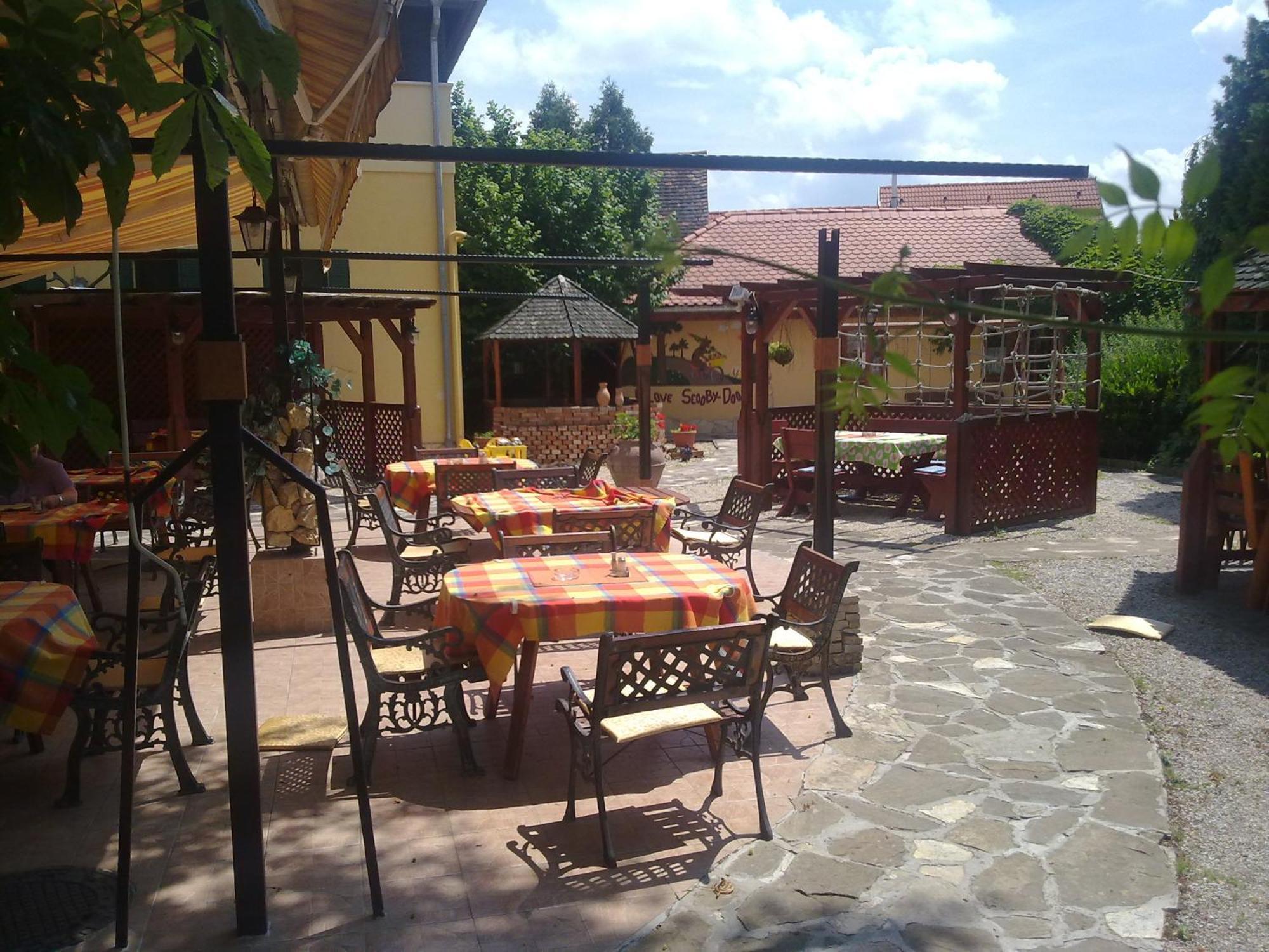 Vadasz Panzio Es Etterem Szombathely Luaran gambar